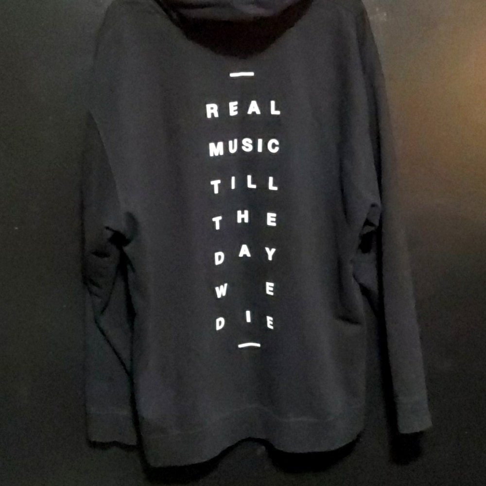 NF tour sweater